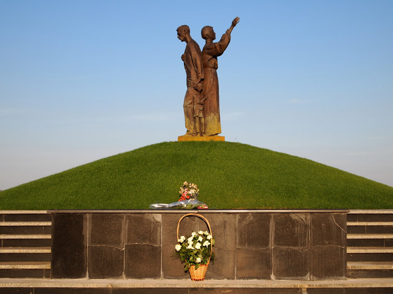 Меморіальний комплекс пам'яті Жертв Голодомору в місті Харкові