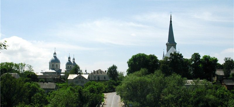 10 мальовничих сіл Західної України, де варто побувати цього року (20 фото)