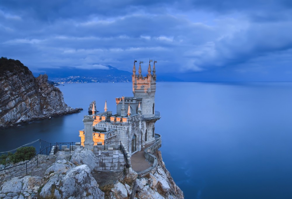 Swallow's Nest castle at sunset