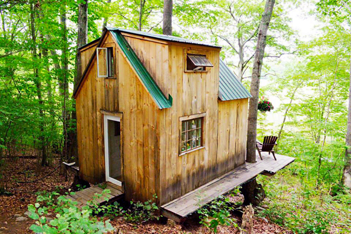 Оригінальна хатинка посеред лісу в США