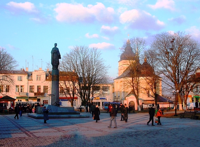Пам`ятник Роксолані фото: panoramakiev.narod.ru