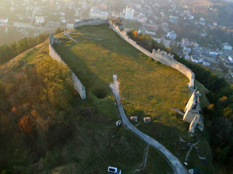 Кременецький замок — фортифікаційна оборонна споруда в м. Кременець Тернопільської області.