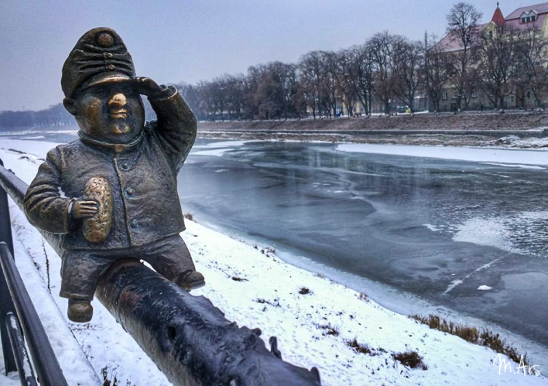 Як в Ужгороді 27 міні-скульптурок творять велику історію - фото 10