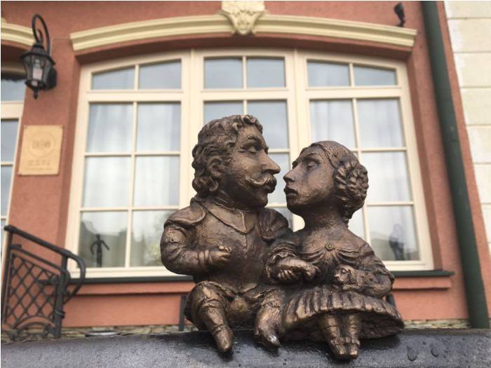Як в Ужгороді 27 міні-скульптурок творять велику історію - фото 7