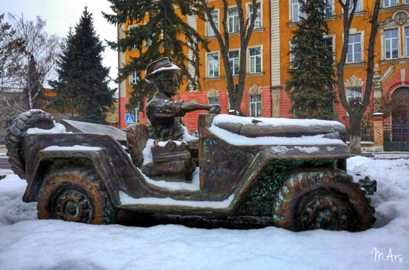 Як в Ужгороді 27 міні-скульптурок творять велику історію - фото 19