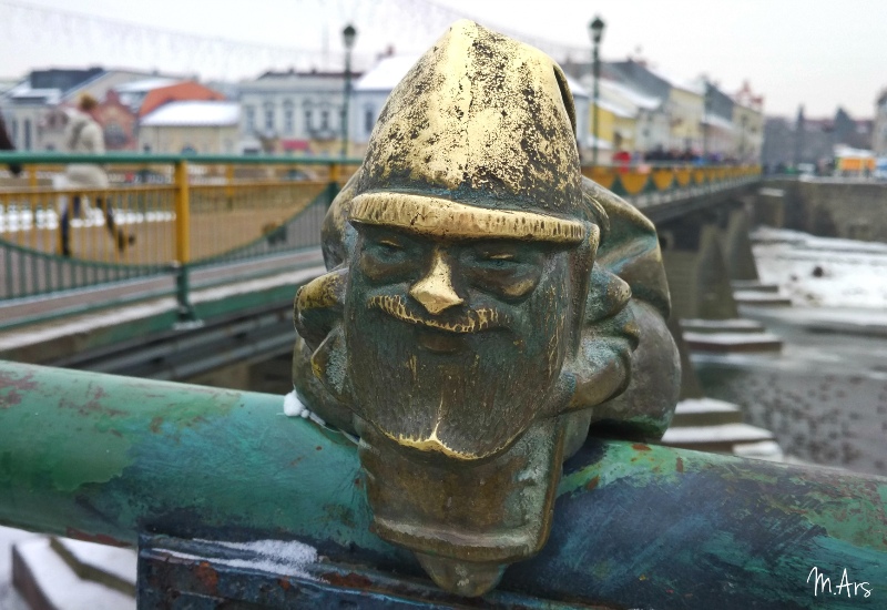 Як в Ужгороді 27 міні-скульптурок творять велику історію - фото 1