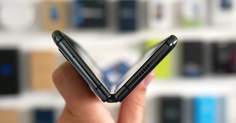 samsung galaxy fold 2 pen