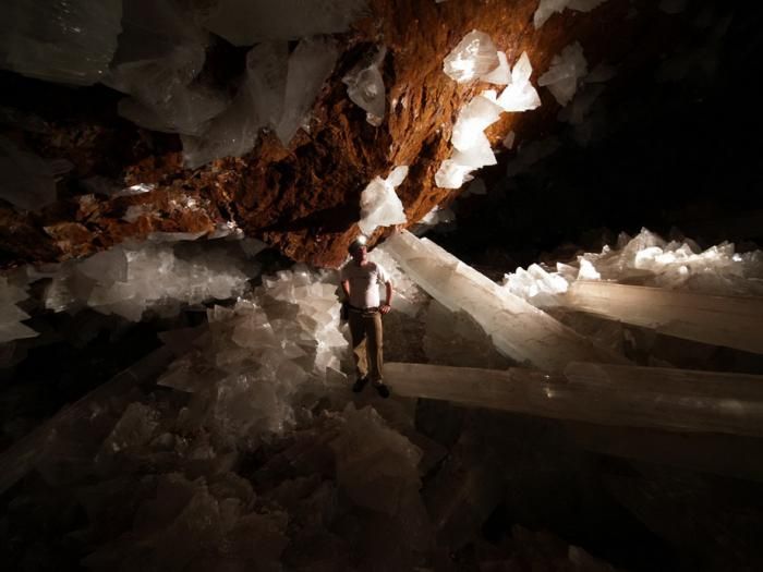 Знайдена печера з величезними кристалами (2)