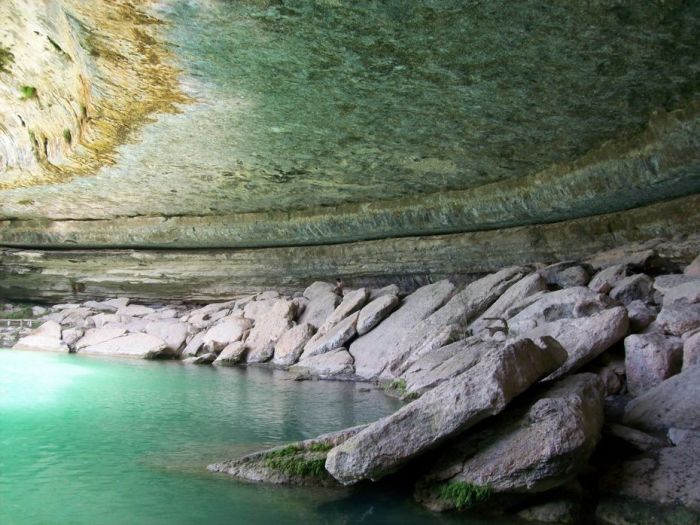 Фантастичної краси водоспад та озеро Гамільтона — Hamilton Pool (7)