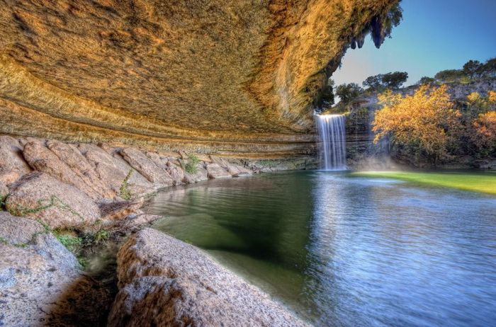 Фантастичної краси водоспад та озеро Гамільтона — Hamilton Pool (5)
