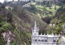 Грандіозний готичний собор Лас Лахас (Las Lajas Cathedral) в каньйоні річки, Колумбія (2)