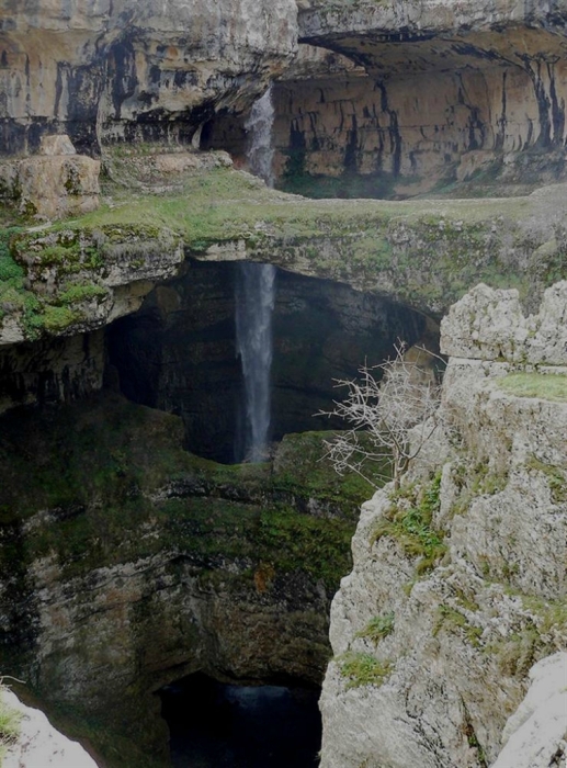 Водоспад Баатара (Водоспад трьох мостів) в Лівані - це не просто незвичайний водоспад, а воістину фантастичне творіння природи. (3)
