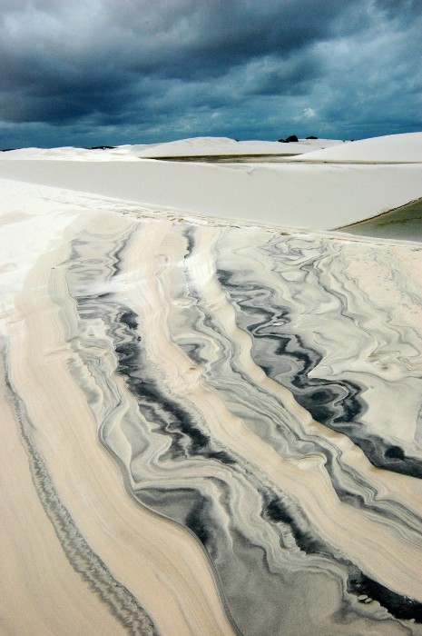 Фантастична краса білосніжних пісків національного парку Lencois Maranhenses в Бразилії (18)