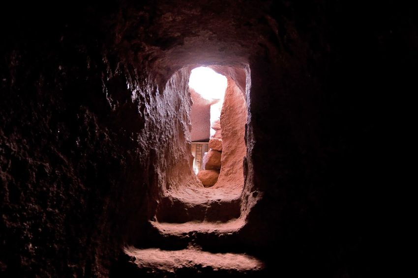 Унікальні монолітні храми в скелі міста Лалібела (24)