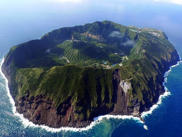 Найнезвичайніший вулканічний острів Японії. Аогашіма (12)