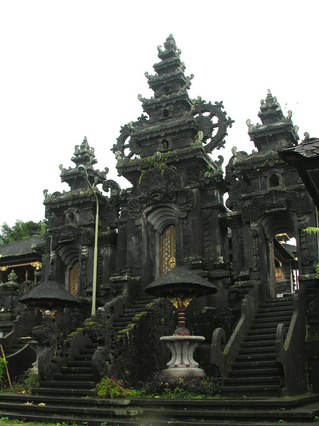 Храм Пура Бесакіх на Балі (13)