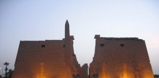 Луксорський храм