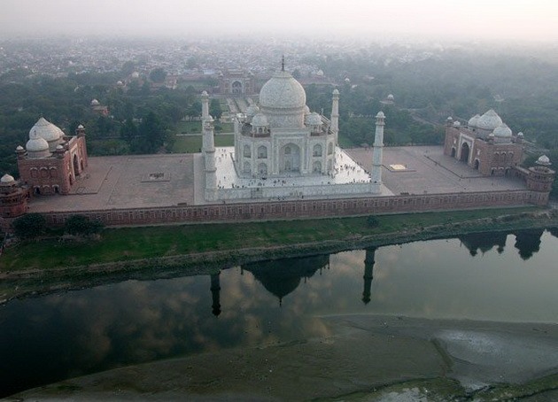 Тадж-Махал - «перлина Індії», «восьме диво світу», одна з найкрасивіших будівель у світі (3)