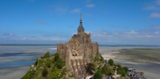 Замок Мон-Сен-Мішель - один з найромантичніших замків старого світу (2)