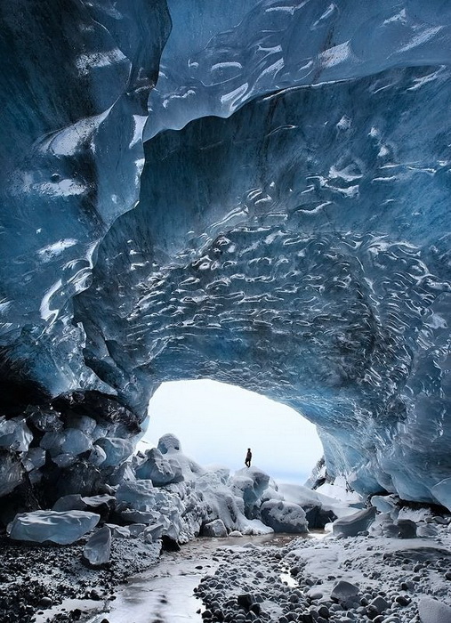 Сапфірові стіни крижаної печери Skaftafell - одна з визначних пам'яток Ісландії (4)