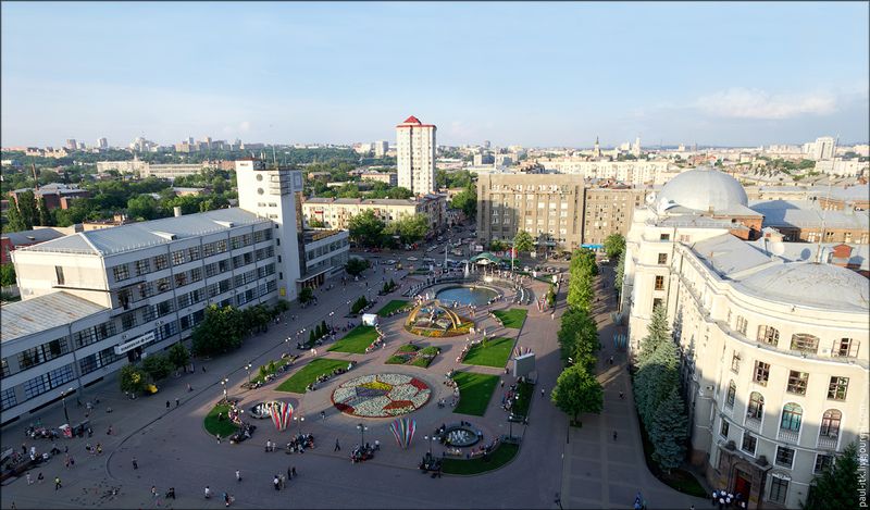 Харків - вид з дахів (Привокзальна площа.)