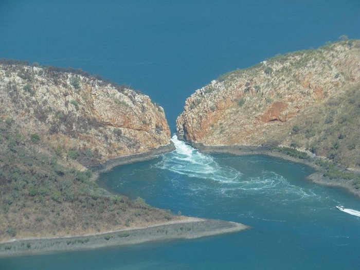 Горизонтальні водоспади - природний феномен Австралії (1)