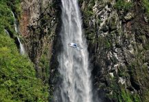 Природна симфонія: ліси і водоспади каньйону Тру де Фер (1)