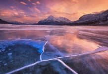 Канадські зимові пейзажі: озеро Авраама, "прикрашене" бульбашками повітря (5)