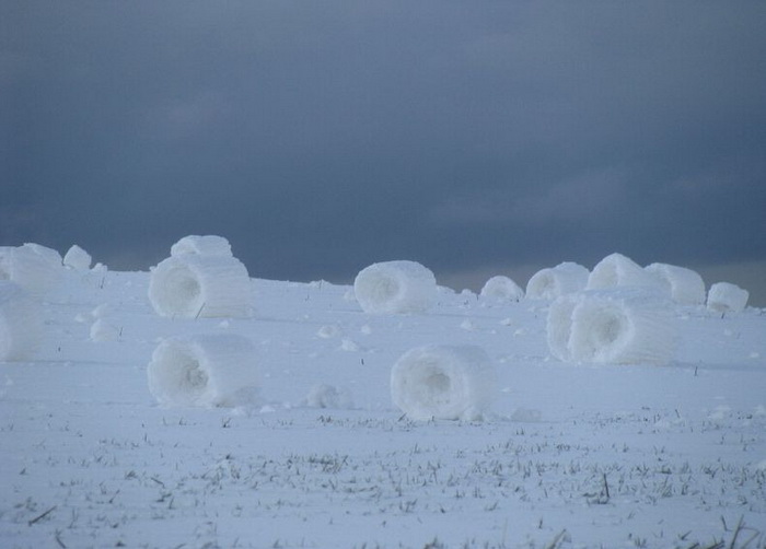 Вітряні витівки: снігові рулони - зимовий природний феномен (2)