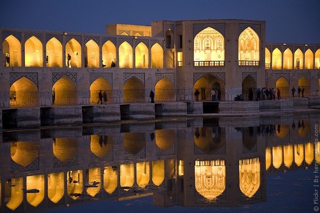 Міст Хаджу, один з найкрасивіших мостів світу Ісфахан, Іран (4)