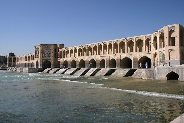 Міст Хаджу, один з найкрасивіших мостів світу Ісфахан, Іран (7)