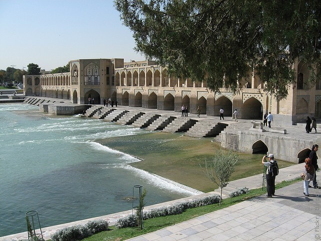 Міст Хаджу, один з найкрасивіших мостів світу Ісфахан, Іран (13)