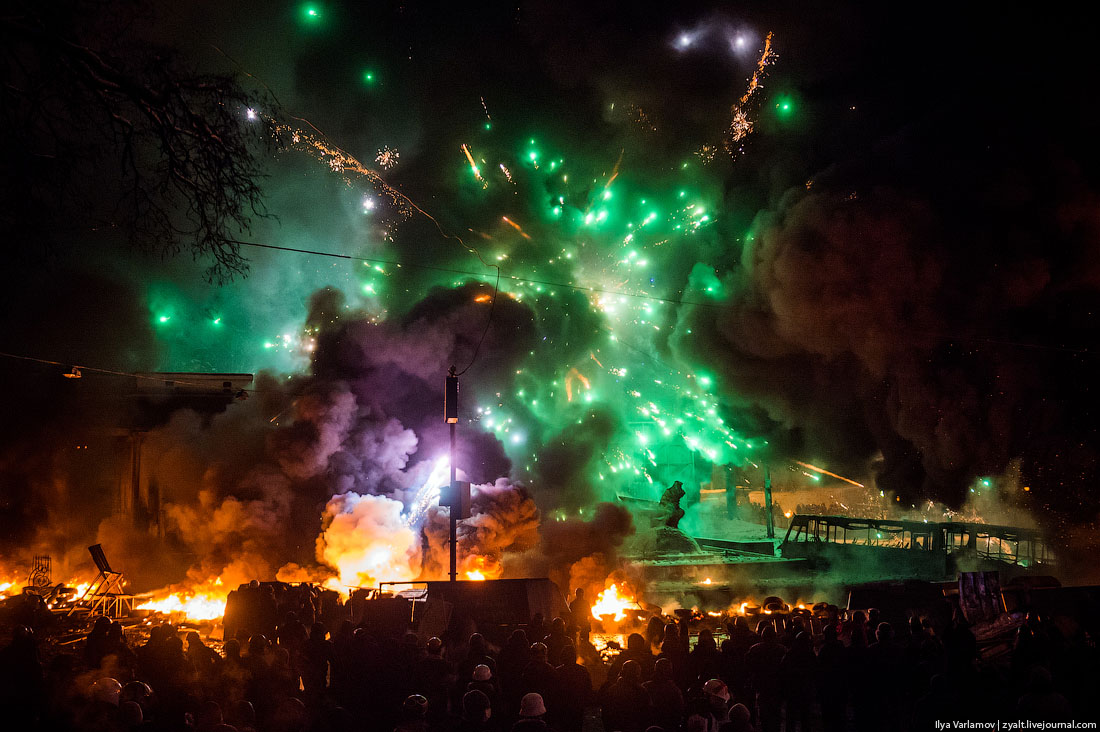 Яскраві та найбільш вражаючі фотографії протистояння в Україні (фото)