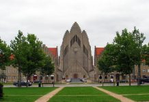 Церква Грундтвіга і її оригінальна архітектура, Данія (1)