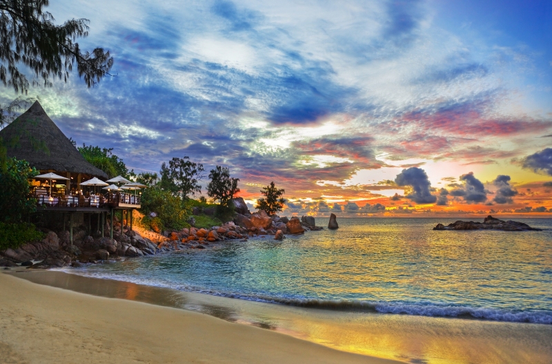 beach-restaurant-praslin-seychelles