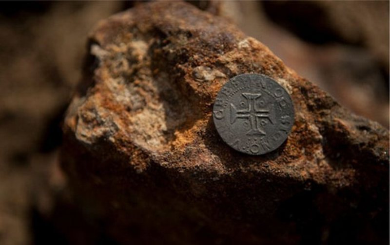 Монета зі скарбу, знайденого на De Beers.