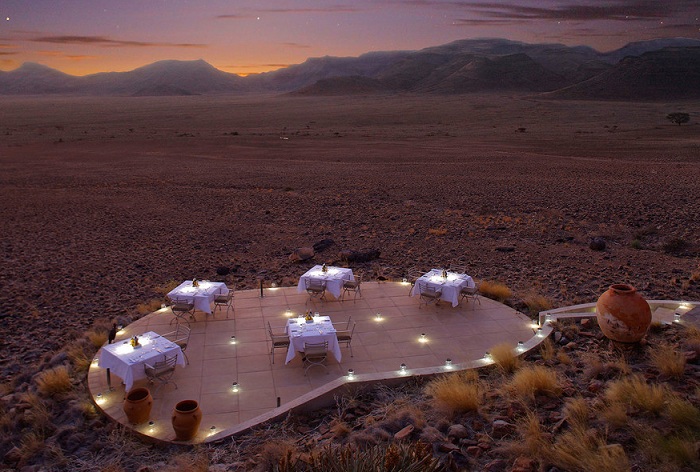 Sossusvlei Desert Lodge - рятівний оазис посеред пустелі.