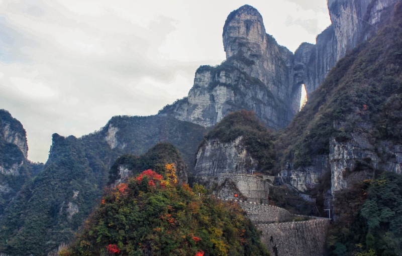 Tianmen-Mountain-Heaven-Linking-Avenue