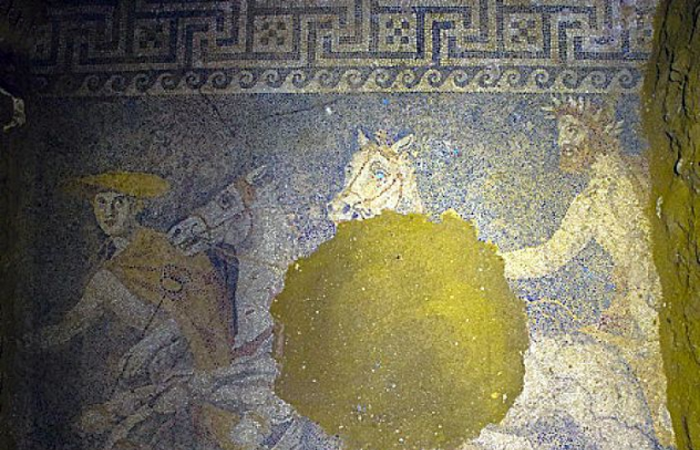 Таємнича мозаїка: гробниця Амфіполіс.