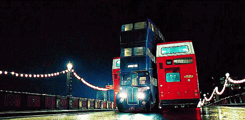 Лицарський автобус в кадрі з фільму "Гаррі Поттер і в'язень Азкабану"