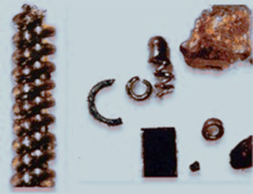 Стародавні пружини, шурупи і метал