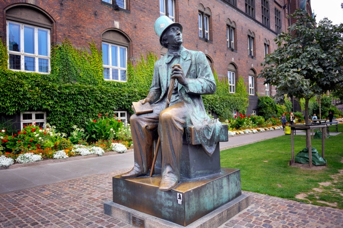 Пам'ятник Гансу Христіану Андерсену у Копенгагені