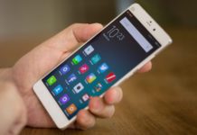 Нездорова конкуренція: як в Huawei висміюють нові iPhone