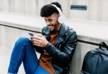 Meta дозволить авторам контенту на Facebook заробляти гроші на відео з ліцензійною музикою