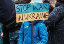 Опитування показало, скільки українців готові повернутися додому з-за кордону
