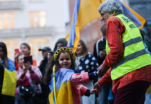 Майже половина українців, які виїхали до Німеччини через війну, планують повернутися в Україну
