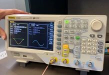 Вчені створили «електромагнітний палець», який дозволяє дистанційно керувати сенсорними екранами смартфонів