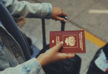 Переважна більшість українців виступають за «візовий бан» для росіян