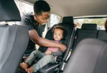 Как правильно установить автокресло, чтобы ребенок не засыпал с головой на груди