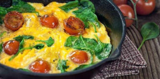 Омлет зі шпинатом: як зробити зелений сніданок улюбленим